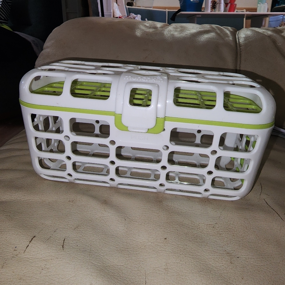 Dishwasher basket for baby supplies and baby spoons